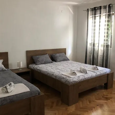 Apartment Nikola *